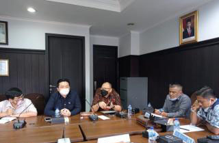 Terkait Izin Hiburan, Pengelola The Peak Apartemen Pekanbaru Dipanggil Komisi I