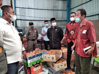 Komisi II Temukan Buah Busuk Di Pasar Buah Pekanbaru