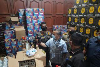 Komisi II DPRD Pekanbaru & Yustisi Sidak Gudang PT Henson di Pekanbaru 