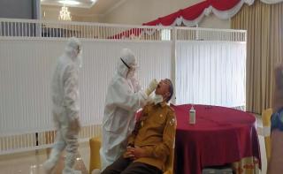 Jelang Kedatangan Presiden RI, Seluruh Bupati/Wali Kota di Riau Lakukan Tes Swab