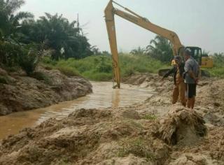 Dinas PUPR Pekanbaru Normalisasi Sungai Sibam