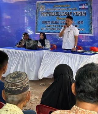 Anggota DPRD Pekanbaru Roem Diani Dewi Laksanakan Penyebarluasan Perda di Jalan Sumber Sari