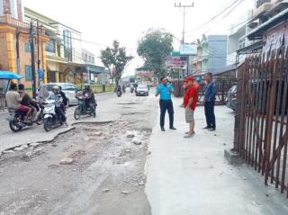 Komisi I Tinjau Proyek Galian PDAM yang Merusak Jalan