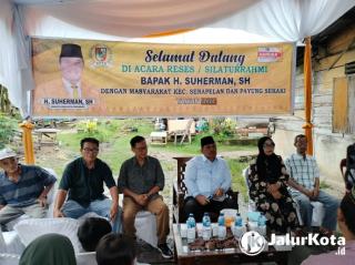 Jalan Lingkungan Tidak Ada Lampu PJU, Warga Sampaikan Aspirasi Saat Reses H Suherman