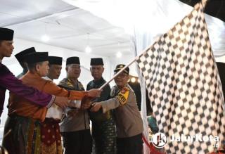 Ketua DPRD Kota Pekanbaru Ikut Melepas Pawai Malam Takbiran Idul Fitri 1445 H