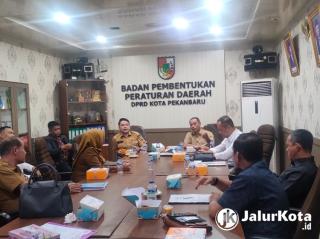 Bapemperda DPRD Pekanbaru Gelar Rapat Kerja Bahas Dua Ranperda, Salah Satunya Kawasan Tanpa Rokok