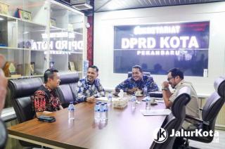 Pimpinan DPRD Pekanbaru Adakan Rapat Khusus dengan Pj Walikota Bahas LKPj